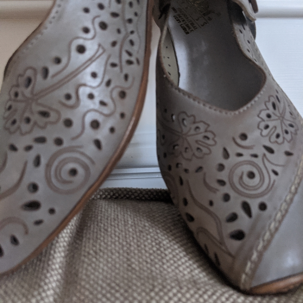 Summer casual shoes
